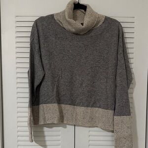 Hobbs London Cozy Gray and Cream  cashmere Women's  cropped turtle neck Sweater